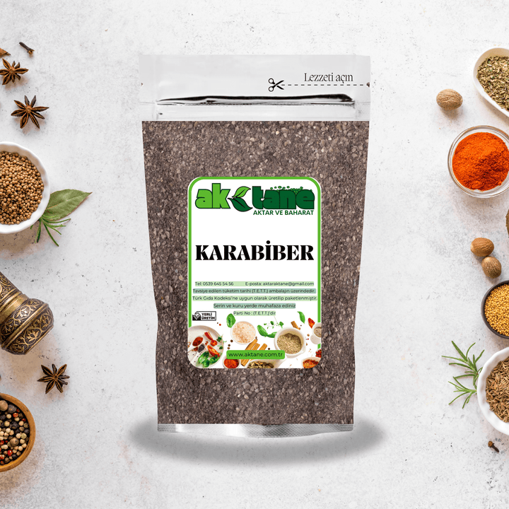 Karabiber, şeffaf ambalajda, organik ve sağlıklı. Doğal Karabiber, yüksek kaliteli, katkı maddesi içermeyen. Karabiber baharatı, katkısız, doğal ve taze. Aktane Karabiber, taze ve organik, aromatik.
